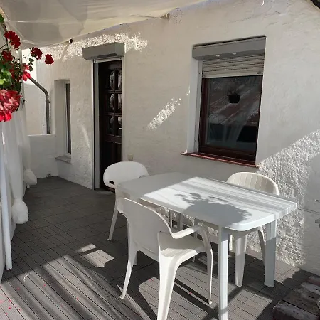 Mosel - - Das Marienkaeferhaus * Ürzig